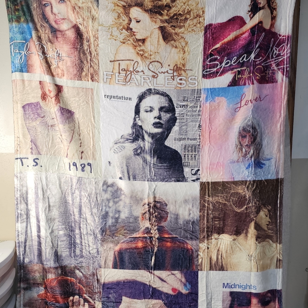 Brand New Never Used Taylor Swift Collage cd covers Blanket 40x50”